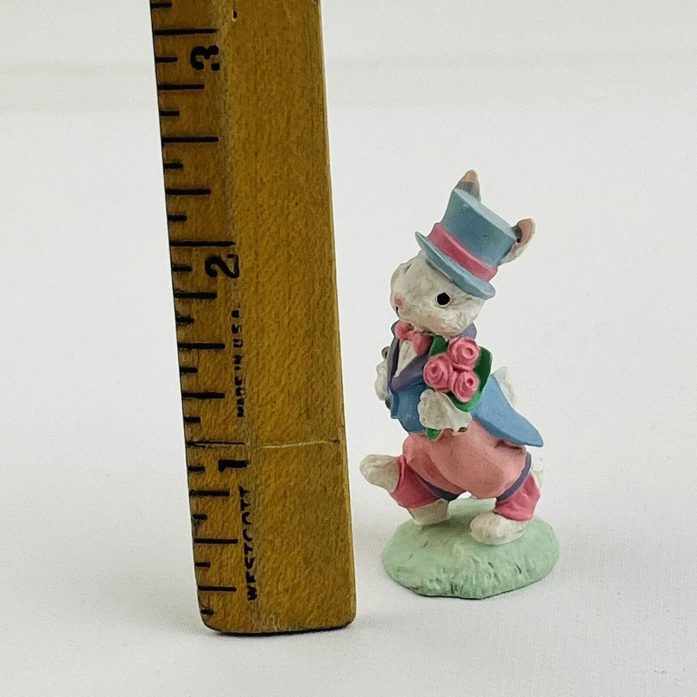 Cottontail Lane‎ Courting Bunny Figurine Resin Blue Top Hat Cane Rose Bouquet